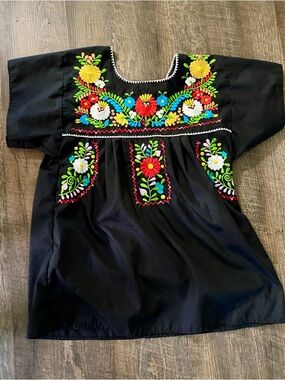 Mexican embroidered blouse, Oaxaca Mexico region